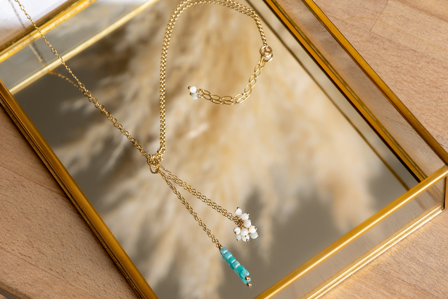Collier bleu turquoise et nacres
