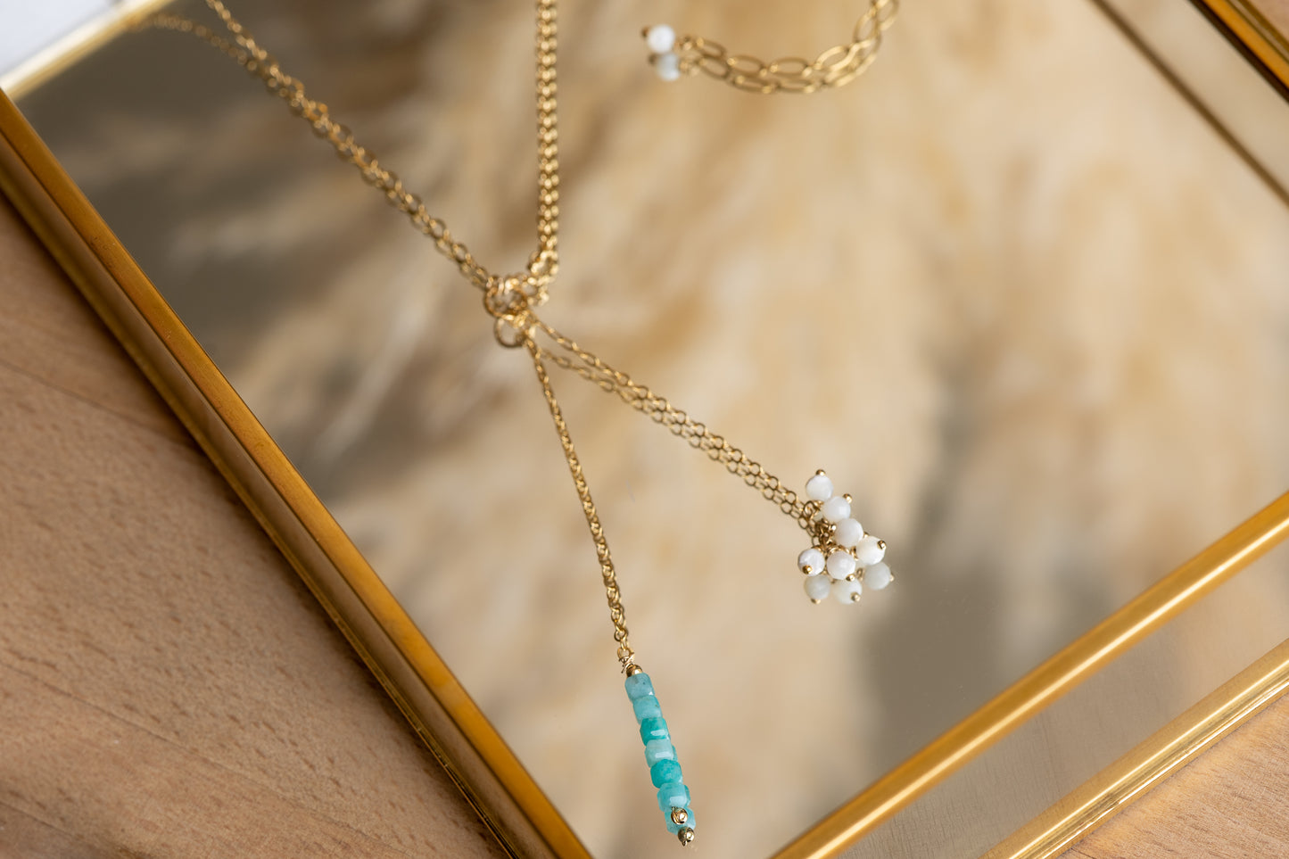 Collier bleu turquoise et nacres