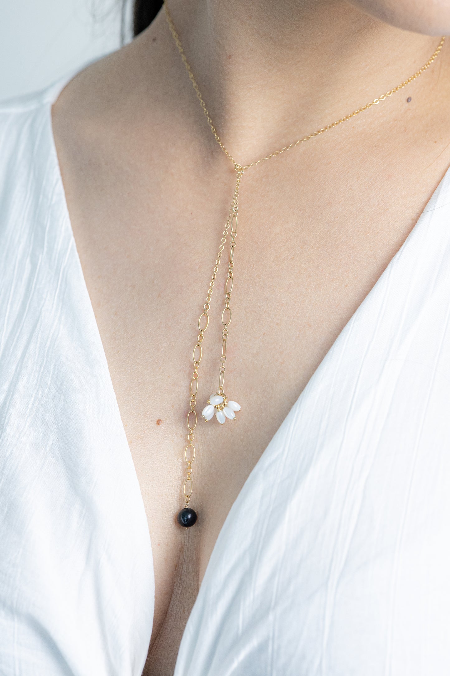 Collier Cravate et perle d'eau douce - blanc