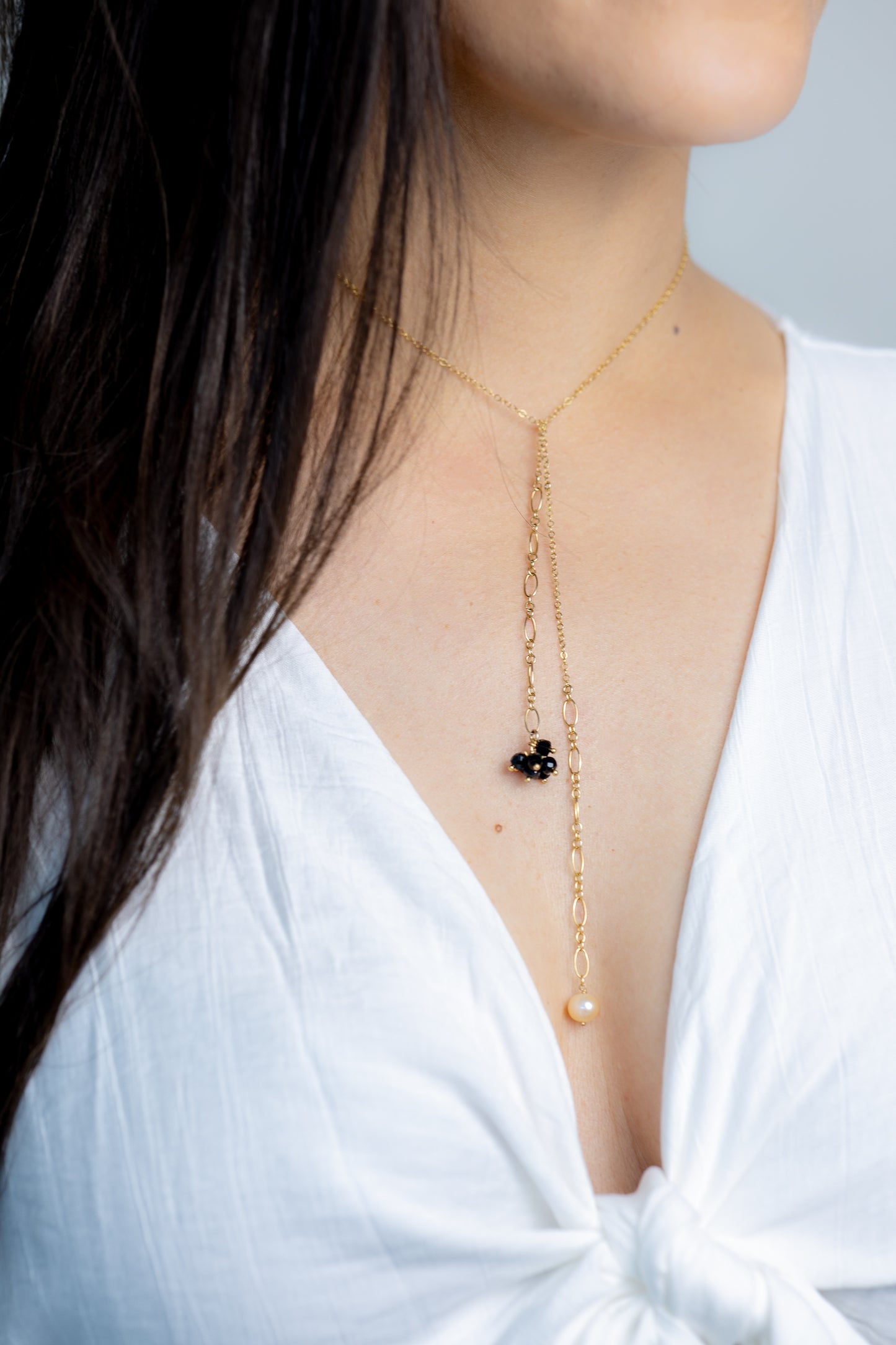 Collier Cravate et perle d'eau douce - noir