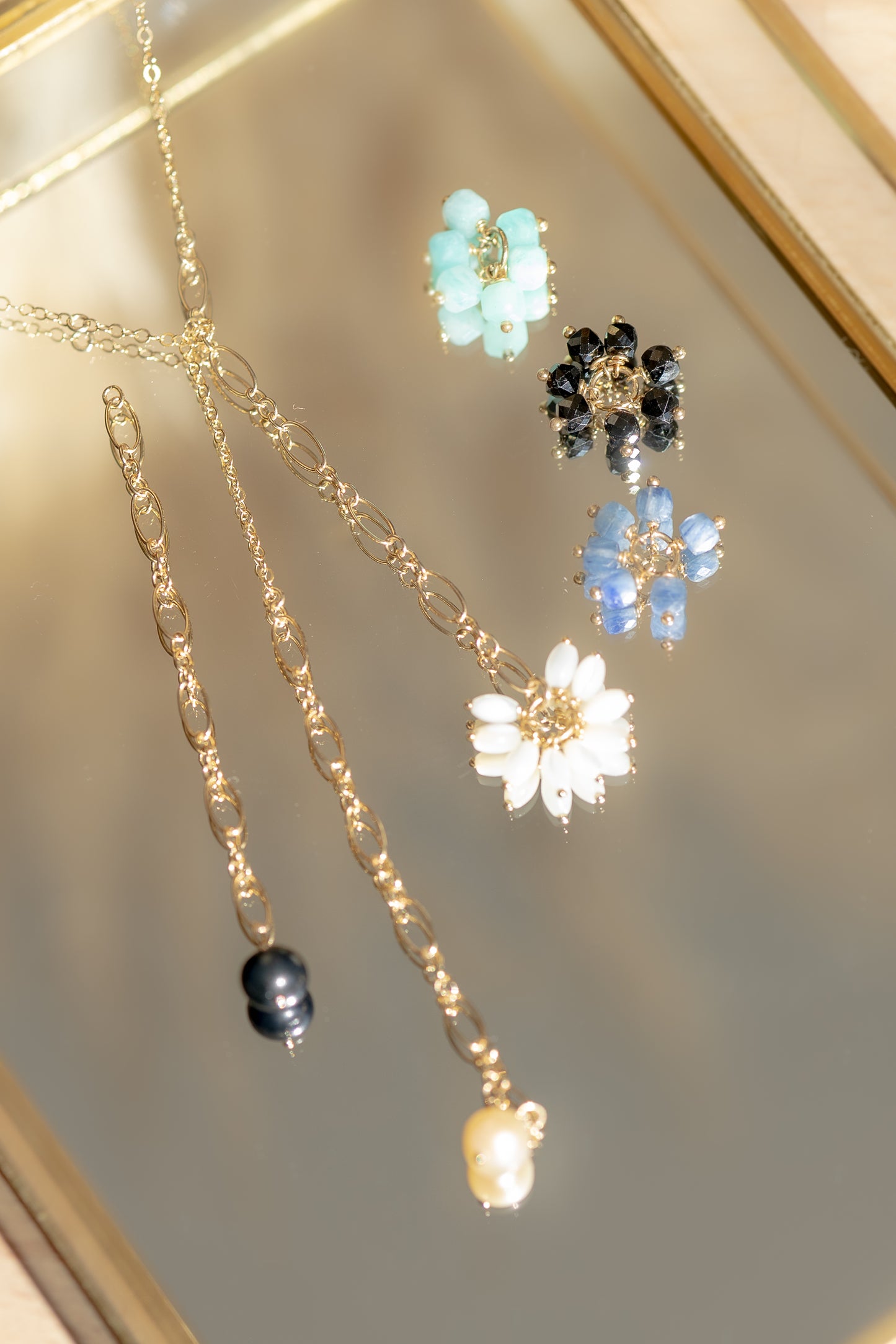 Collier Cravate et perle d'eau douce - blanc
