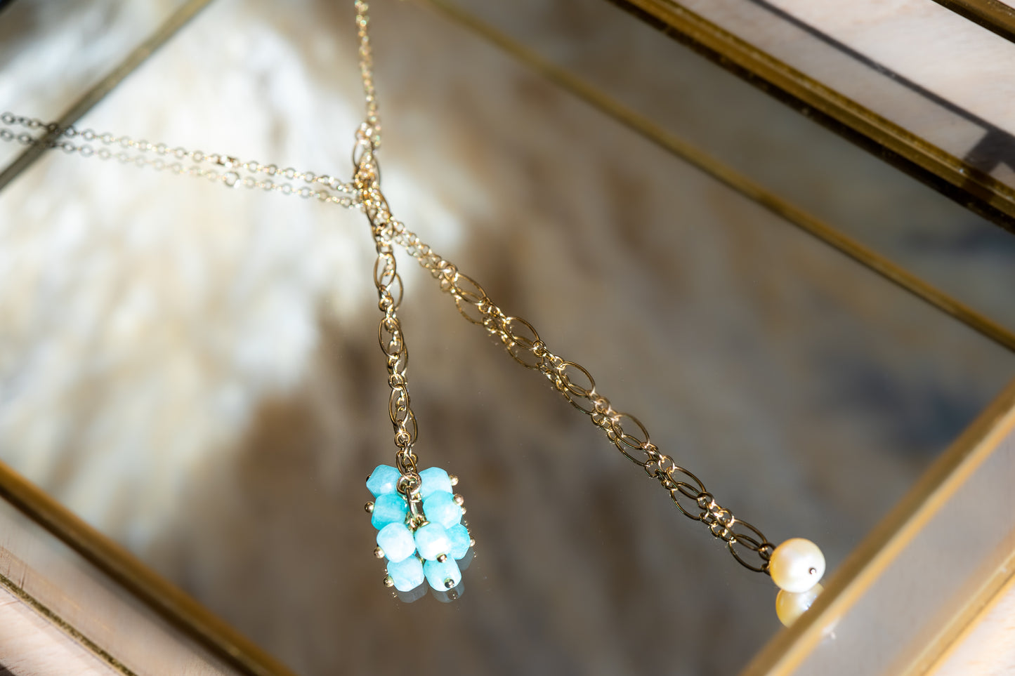 Collier Cravate et perle d'eau douce - bleu turquoise