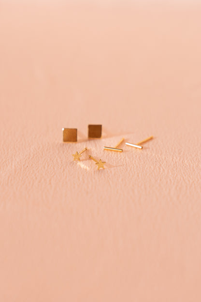 Puces d'oreilles minimalistes 